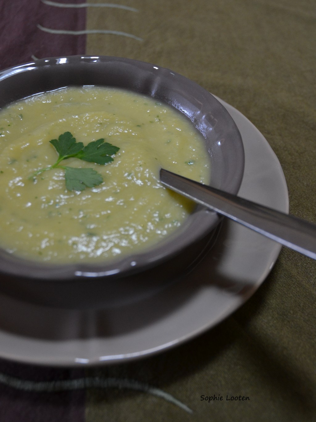 Potage céleri, poireau et&nbsp;persil